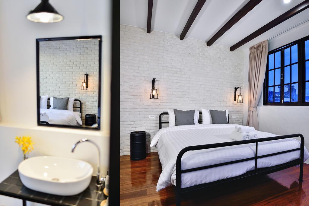 The Rommanee Classic Pensión Phuket Habitación foto