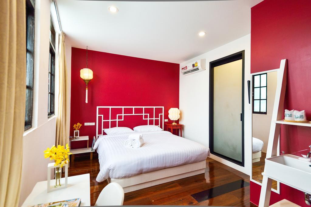 The Rommanee Classic Pensión Phuket Habitación foto
