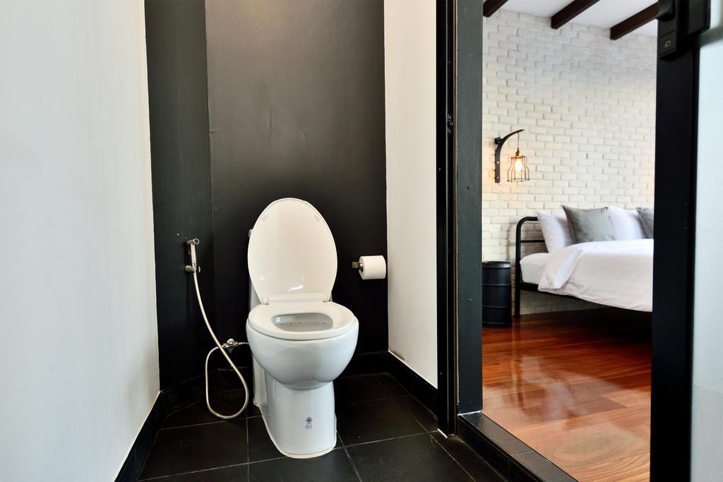 The Rommanee Classic Pensión Phuket Habitación foto