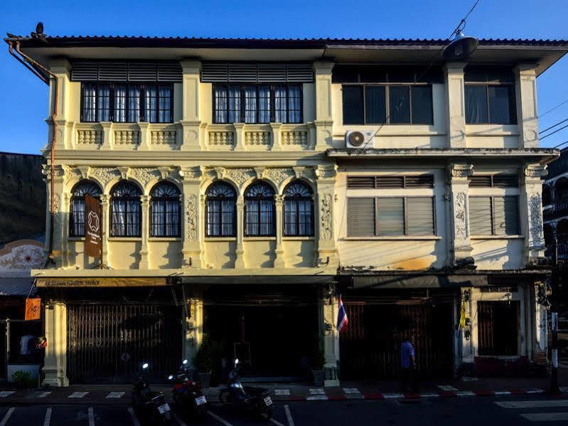 The Rommanee Classic Pensión Phuket Exterior foto