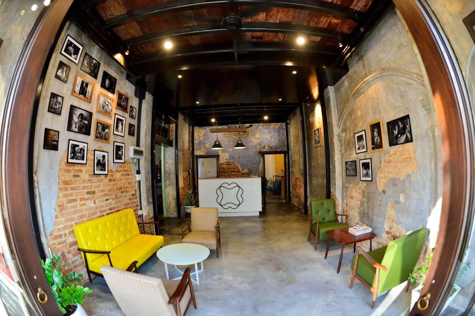 The Rommanee Classic Pensión Phuket Exterior foto