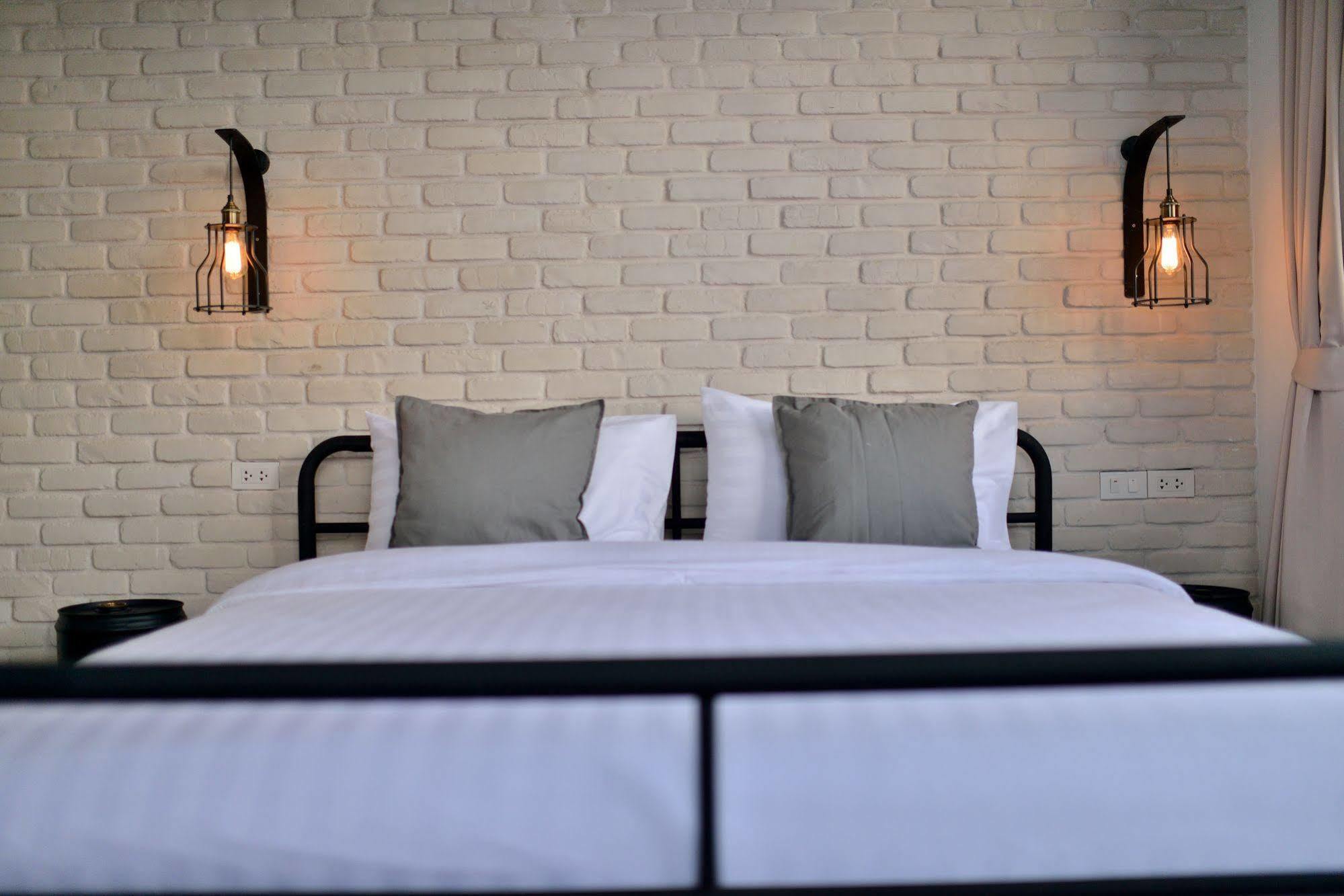 The Rommanee Classic Pensión Phuket Exterior foto