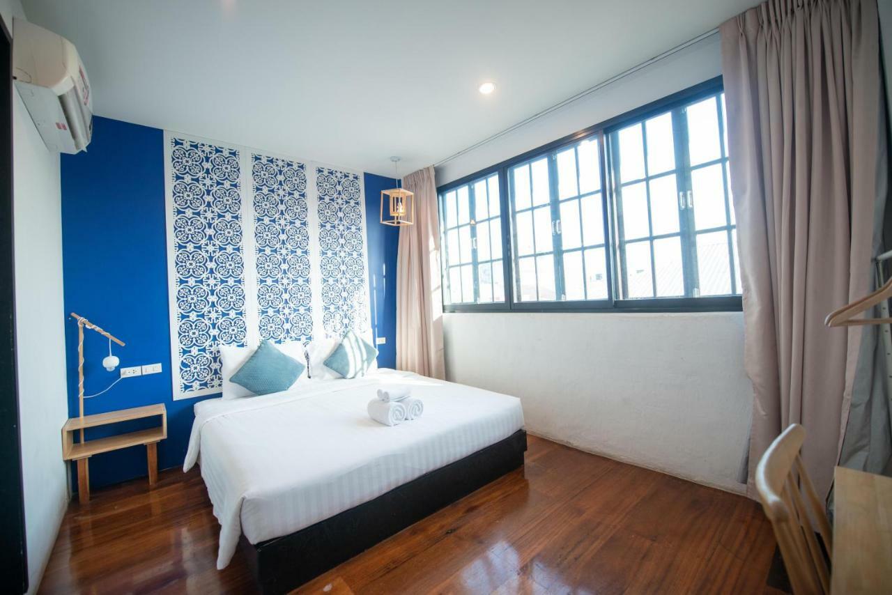 The Rommanee Classic Pensión Phuket Exterior foto